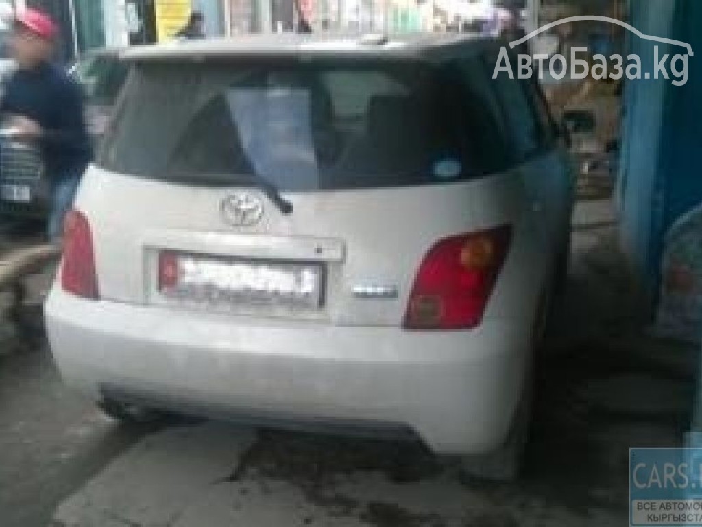 Toyota Ist 2005 года за ~388 000 сом