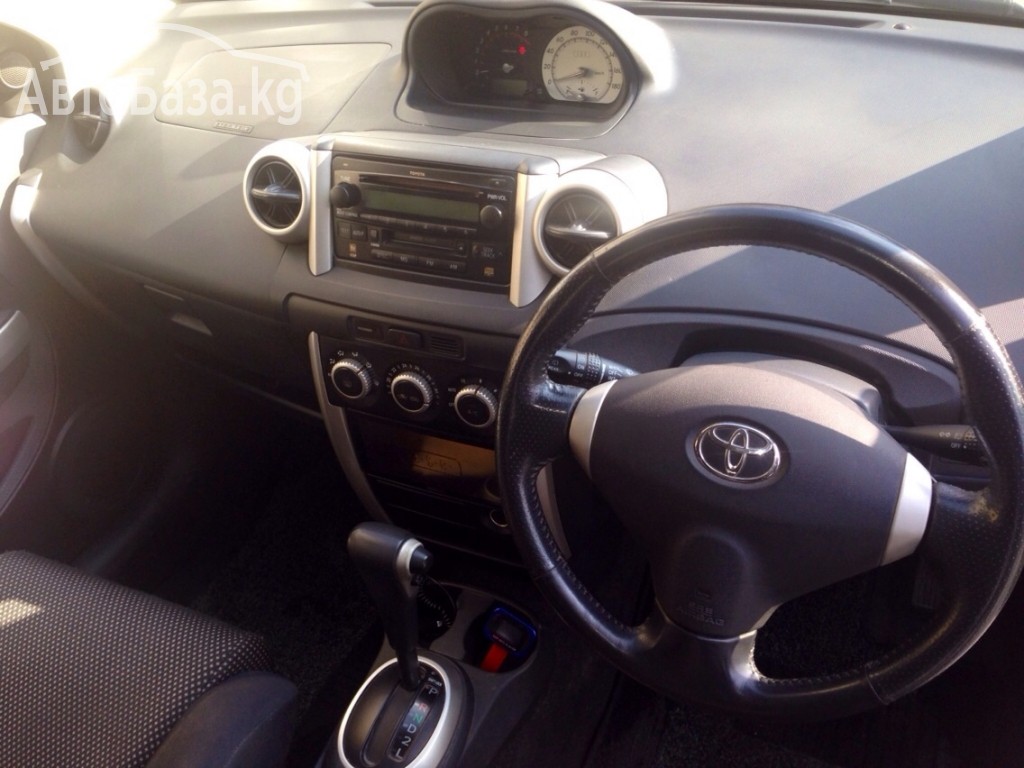 Toyota Ist 2003 года за ~362 100 сом