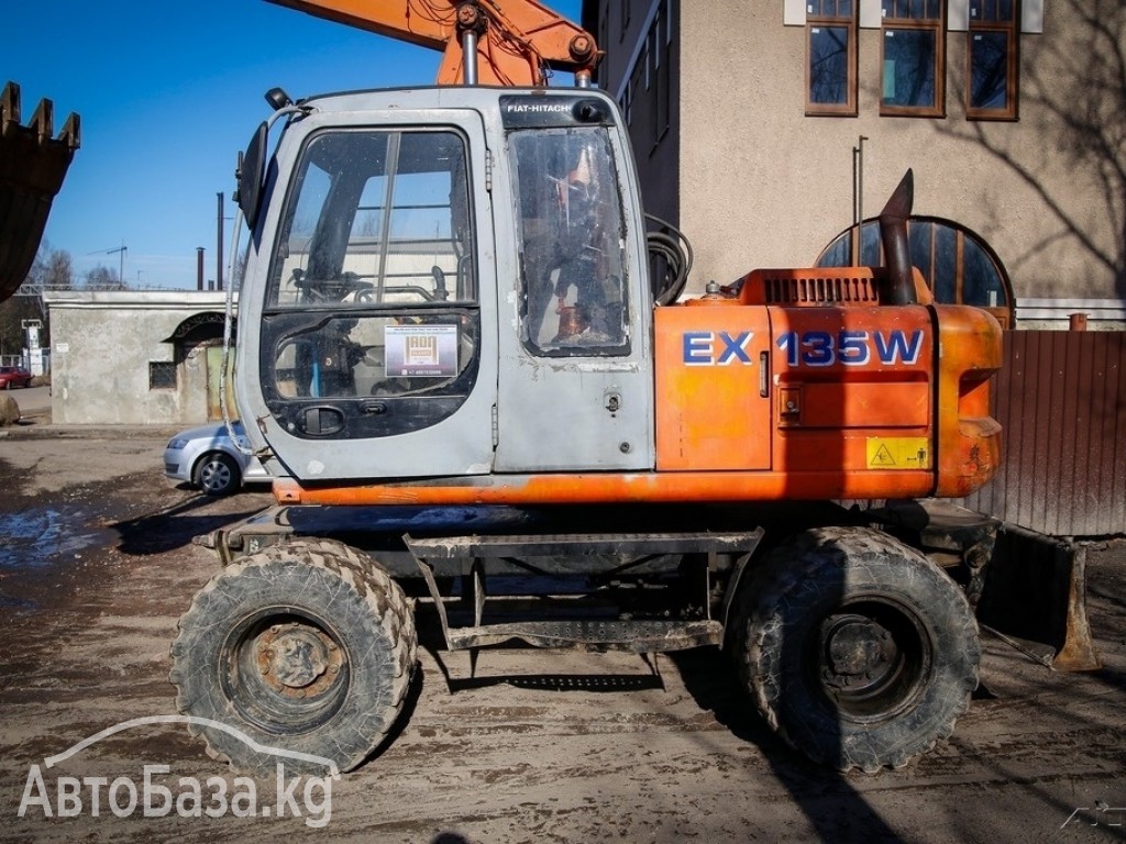 Экскаватор Hitachi  EX135