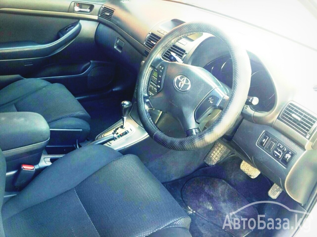 Toyota Avensis 2004 года за ~513 300 сом