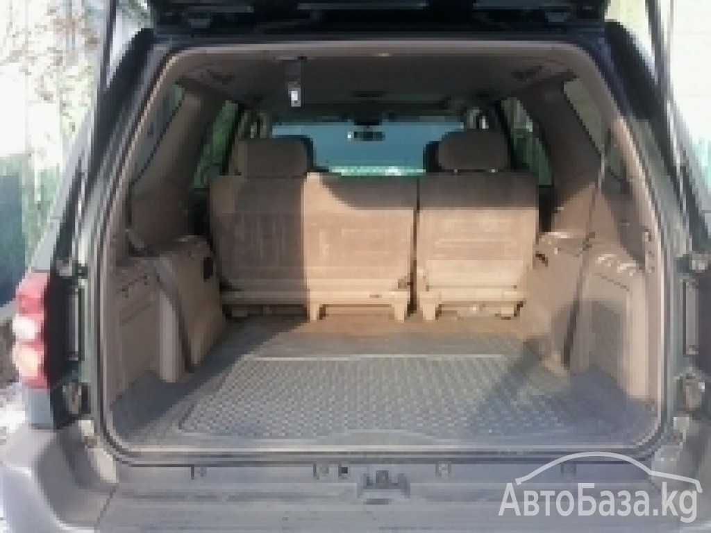 Toyota Sequoia 2004 года за ~1 315 800 сом