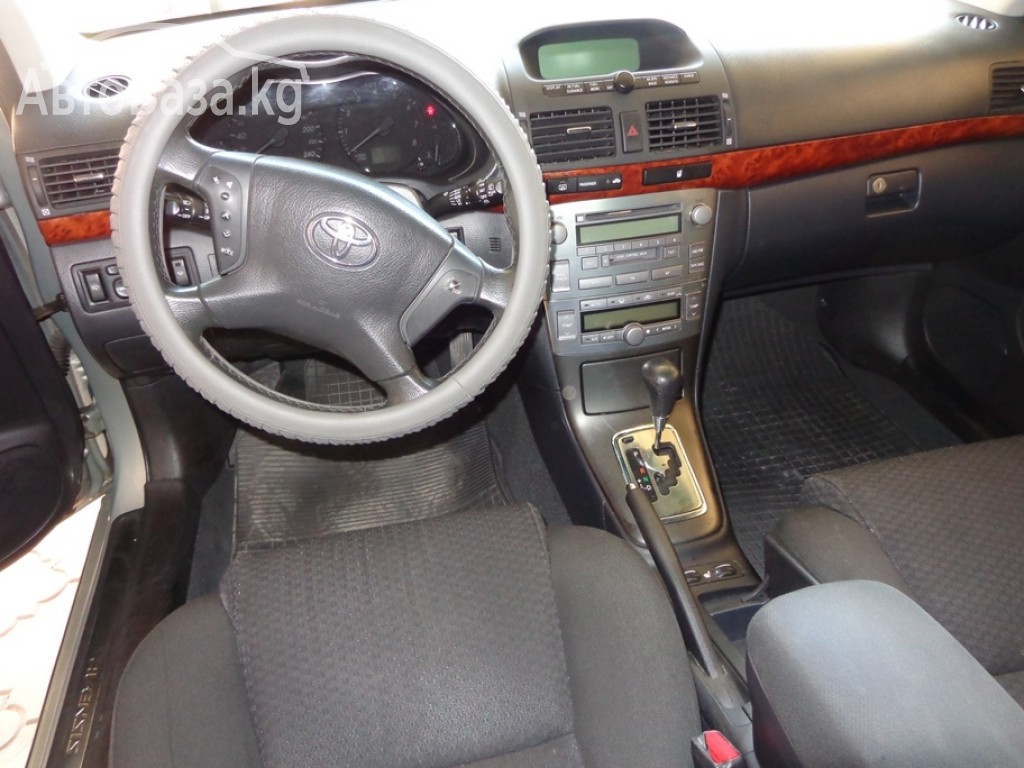 Toyota Avensis 2003 года за ~732 800 сом