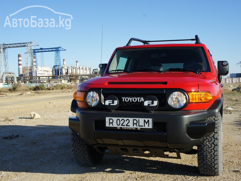 Toyota FJ Cruiser 2012 года за ~4 741 400 сом