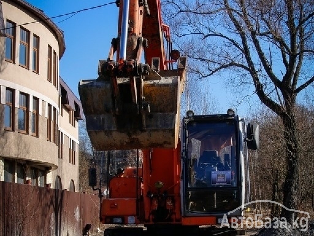 Экскаватор Hitachi  EX135