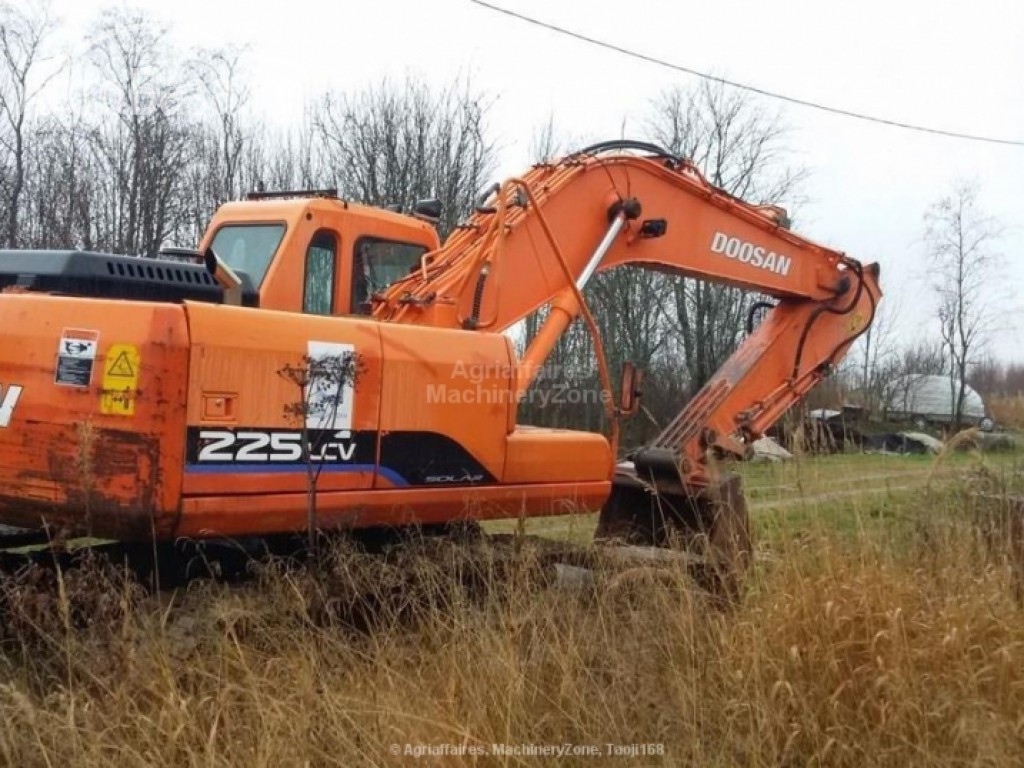 Экскаватор Doosan solar2 25LC-V