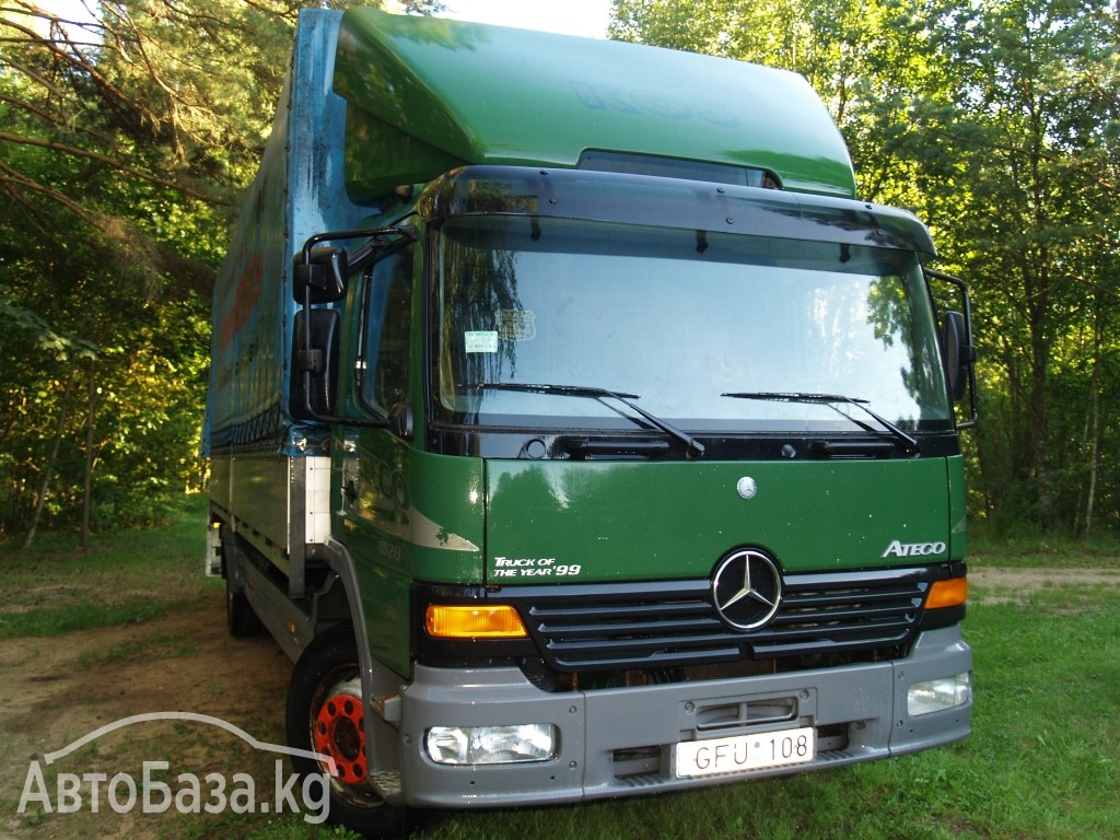 Фургон Mercedes-Benz 1528