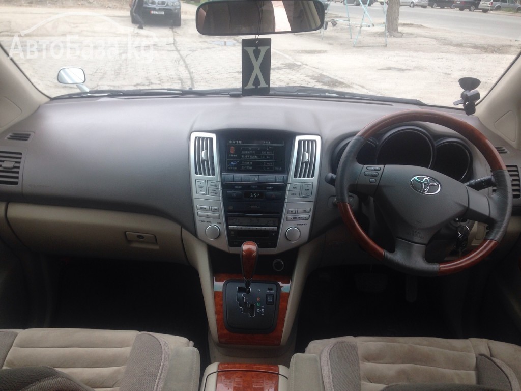 Toyota Harrier 2004 года за 11 800$