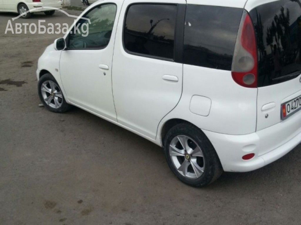 Toyota Fun Cargo 2000 года за ~327 300 руб.