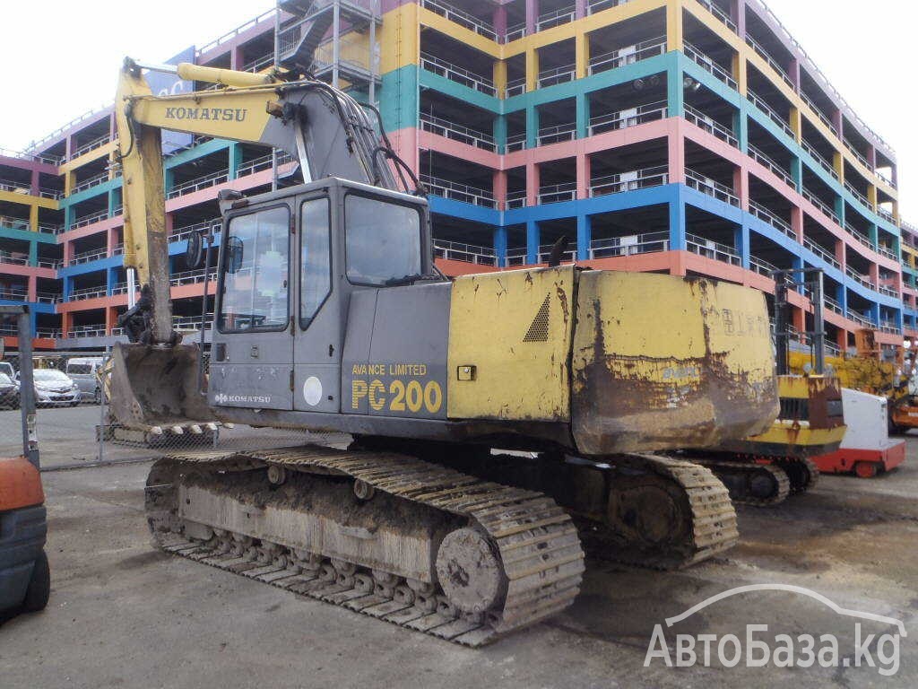 Экскаватор Komatsu 