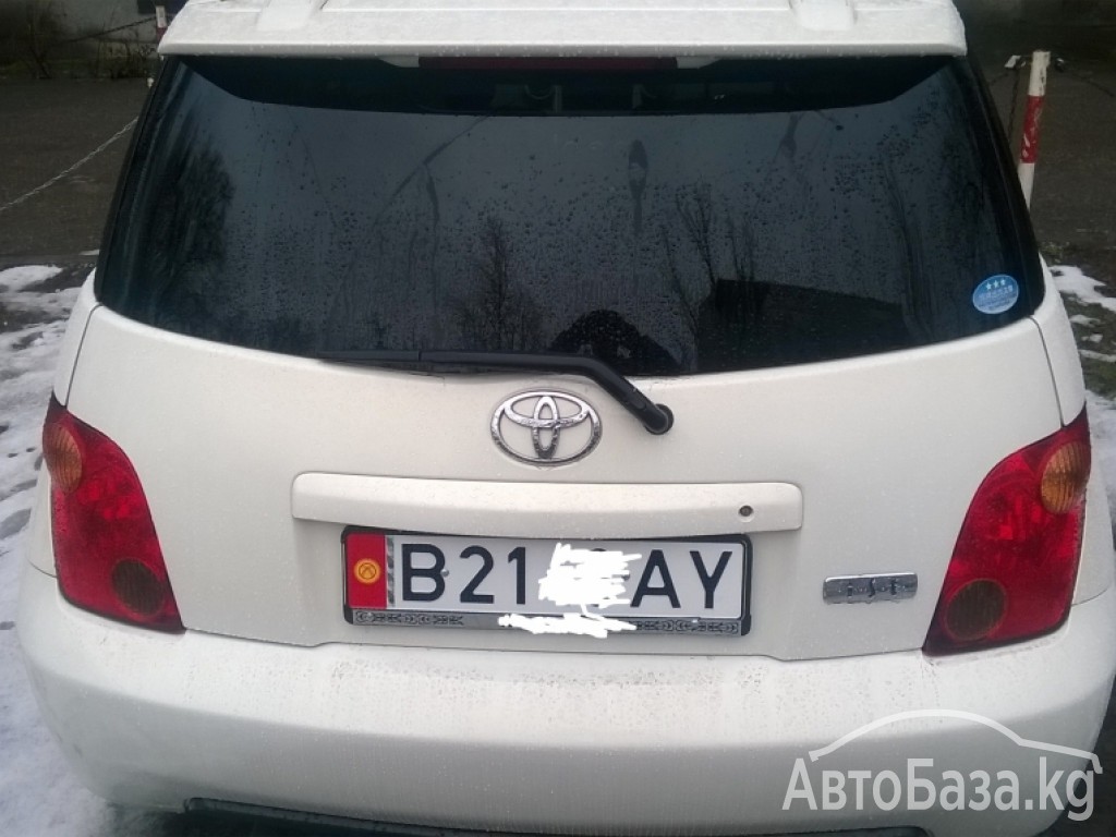 Toyota Ist 2005 года за ~362 100 сом