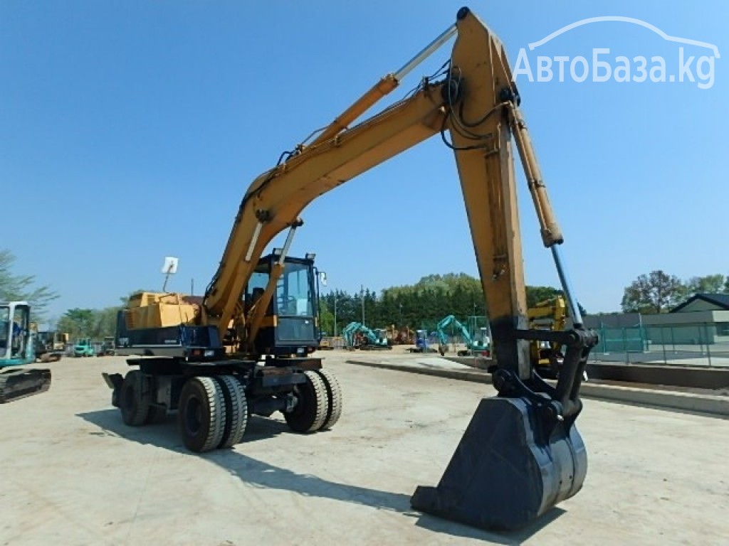 Экскаватор Komatsu 