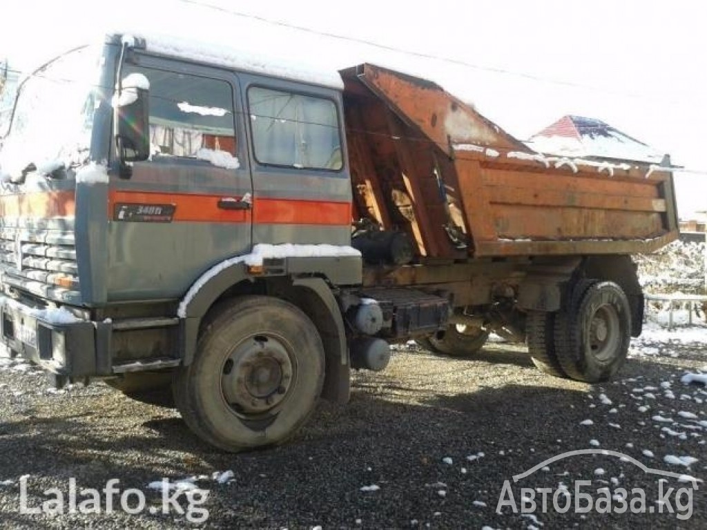 Самосвал Renault 