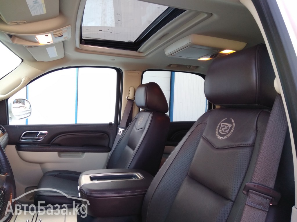 Cadillac Escalade 2012 года за ~2 315 800 сом