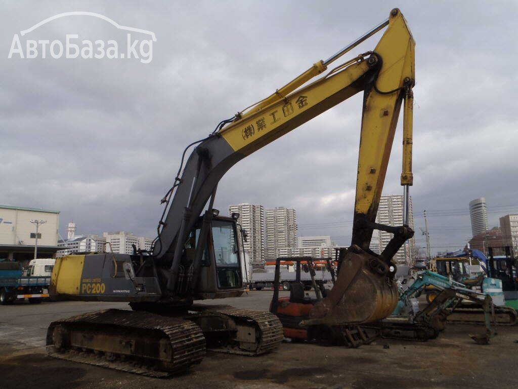 Экскаватор Komatsu 