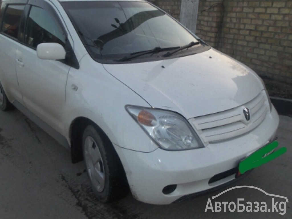 Toyota Ist 2002 года за ~250 100 сом