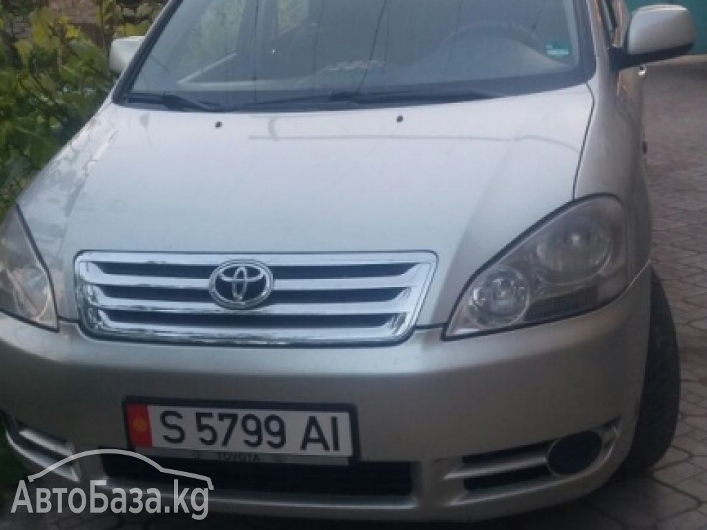 Toyota Avensis Verso 2002 года за 400 000 сом