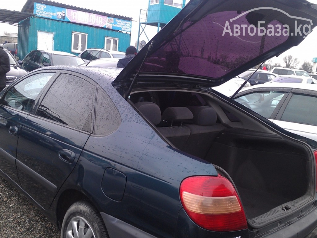 Toyota Avensis 2001 года за ~362 100 сом