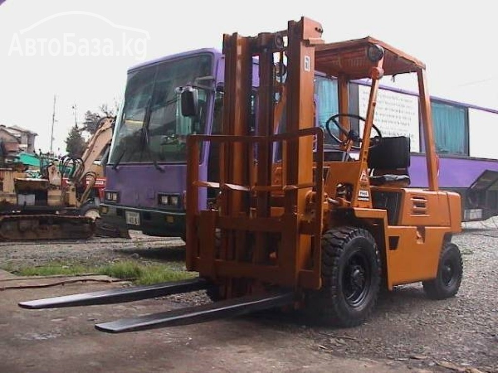 Погрузчик Komatsu FG25-7