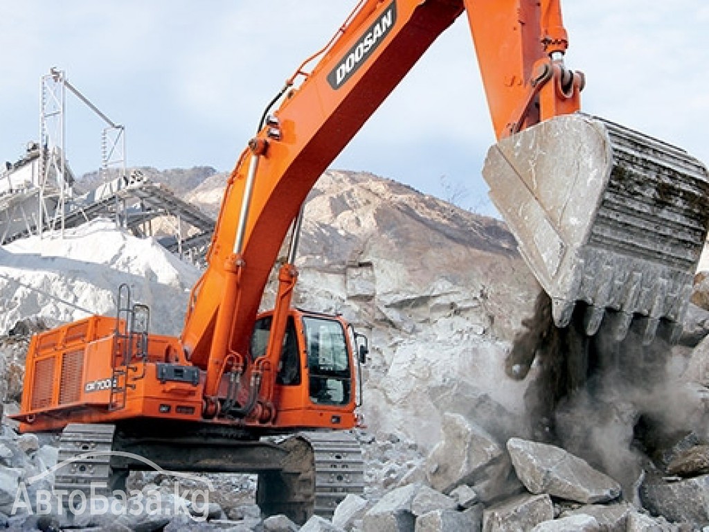 Экскаватор Doosan Гусеничный  DX700LC