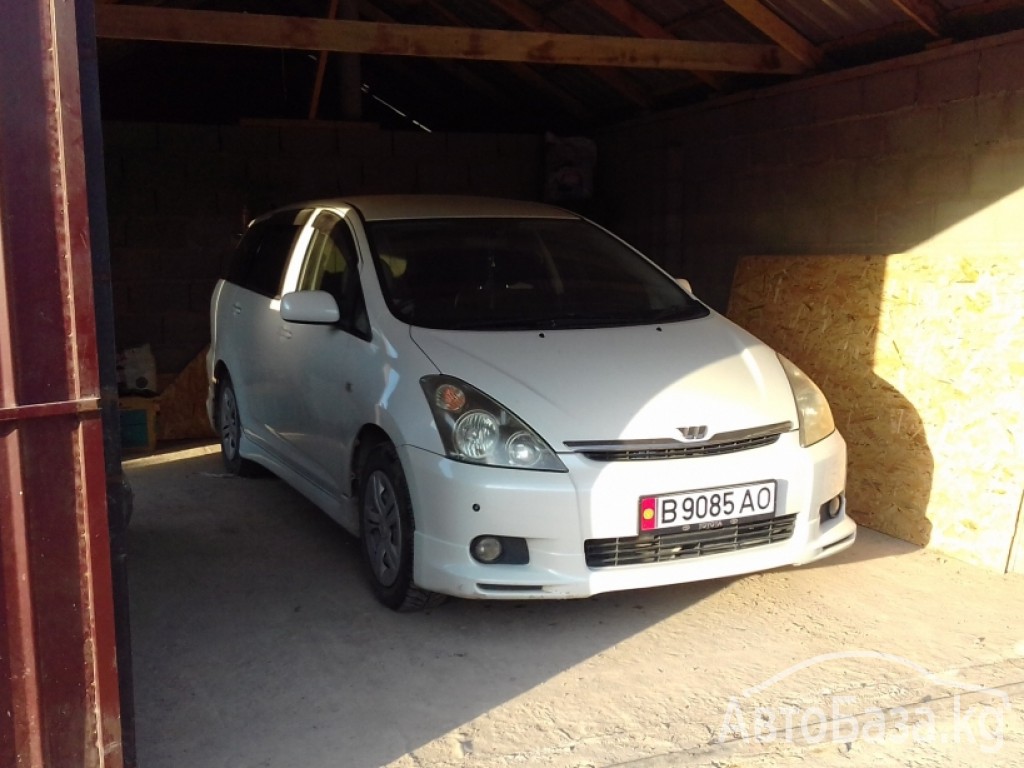 Toyota Wish 2004 года за 400 000 сом