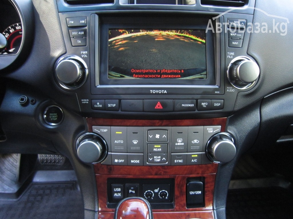 Toyota Highlander 2012 года за 1 585 534 сом
