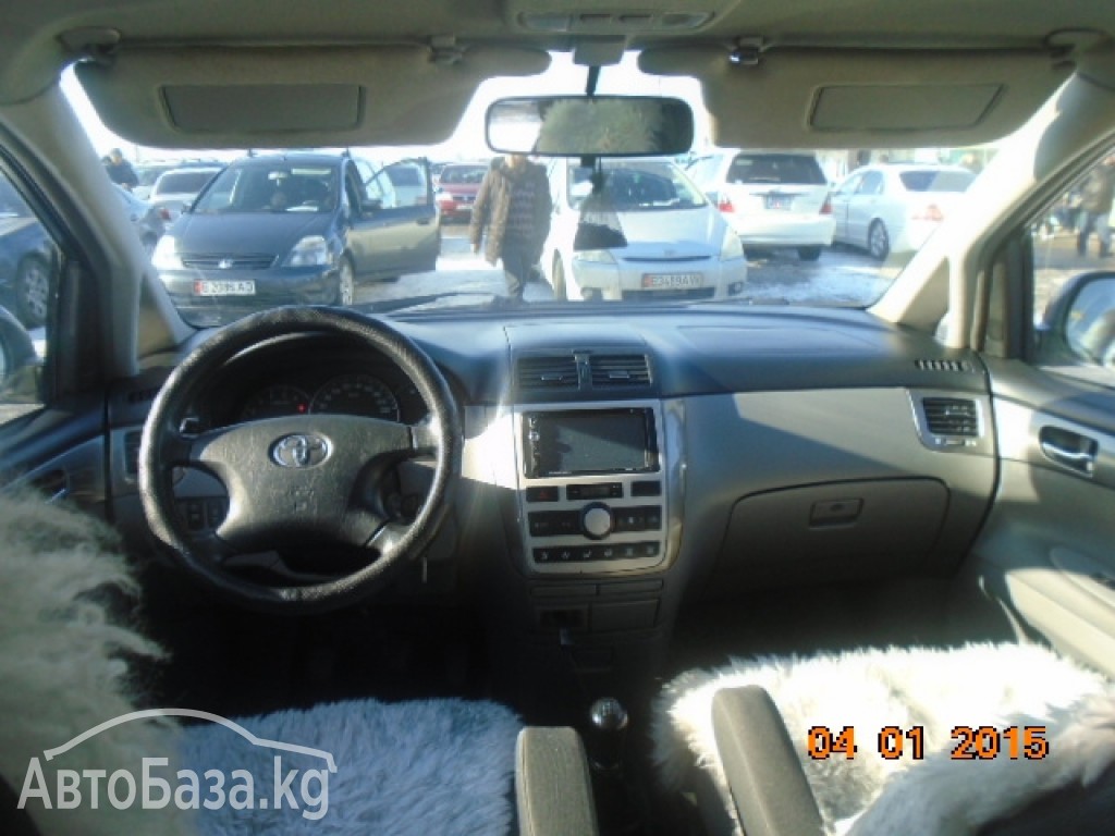 Toyota Avensis Verso 2003 года за ~724 200 сом