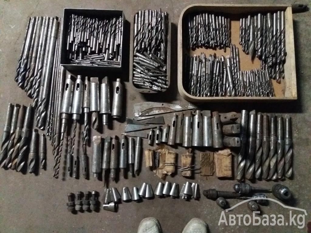 Продаю металлорежущие инструменты,  приспособления  ( производства СССР)