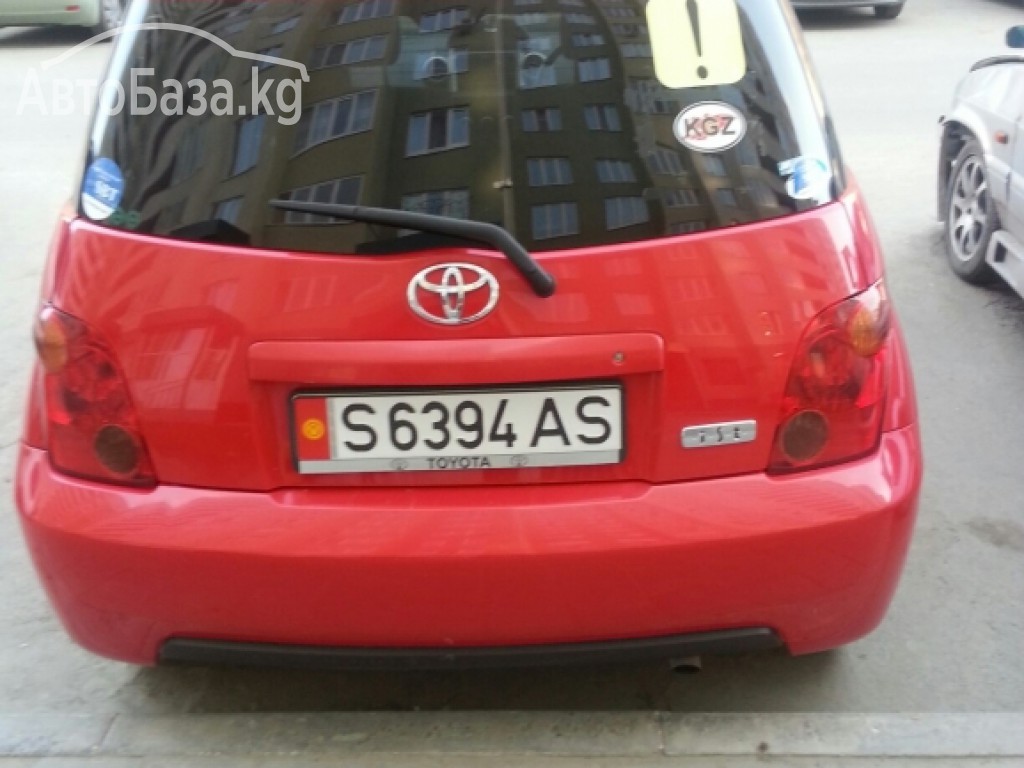 Toyota Ist 2003 года за ~388 000 сом