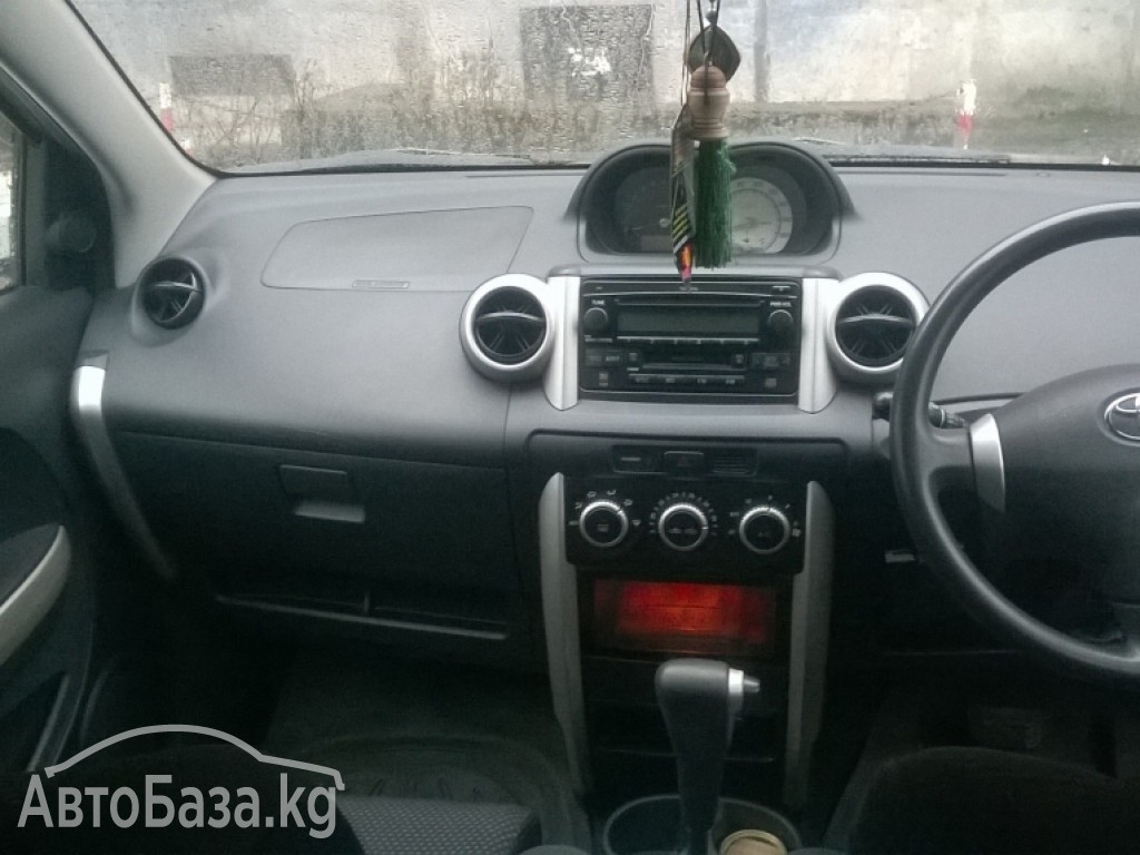 Toyota Ist 2005 года за ~362 100 сом