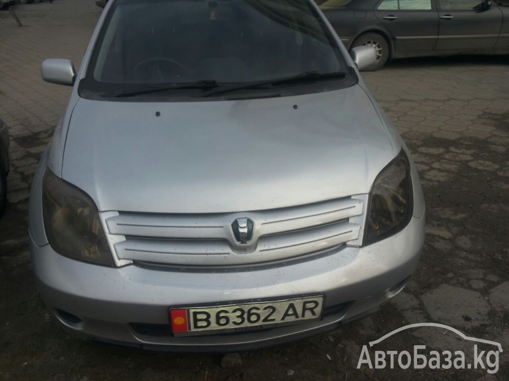 Toyota Ist 2002 года за ~389 400 сом