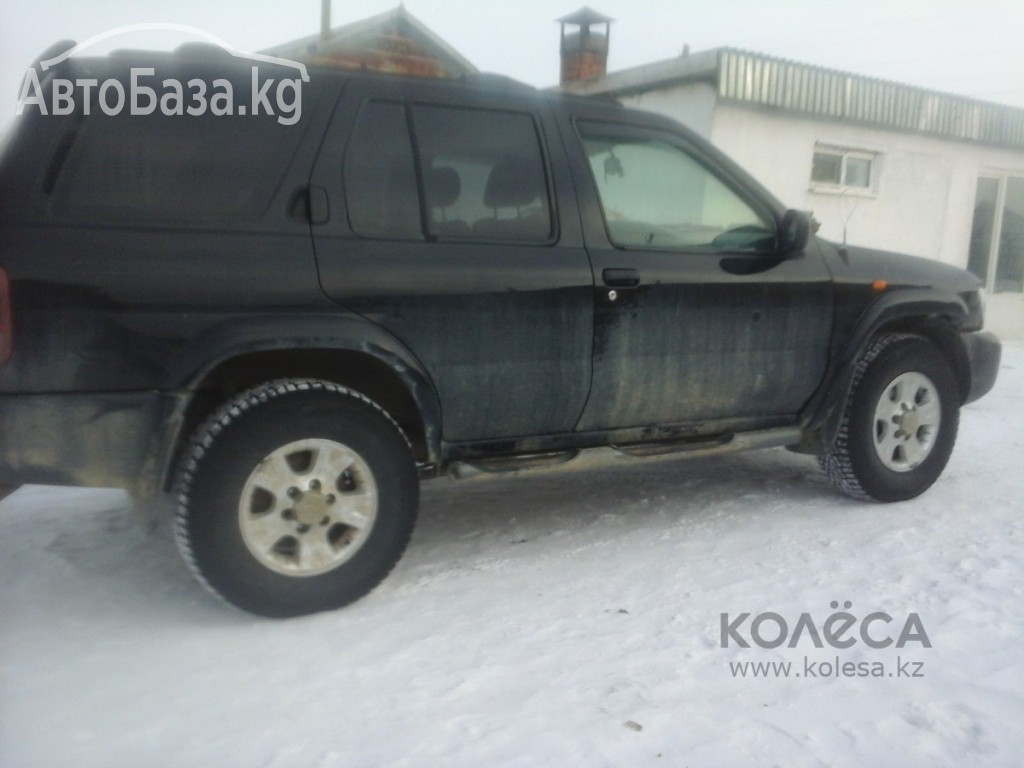 Nissan Pathfinder 2001 года за ~818 200 руб.