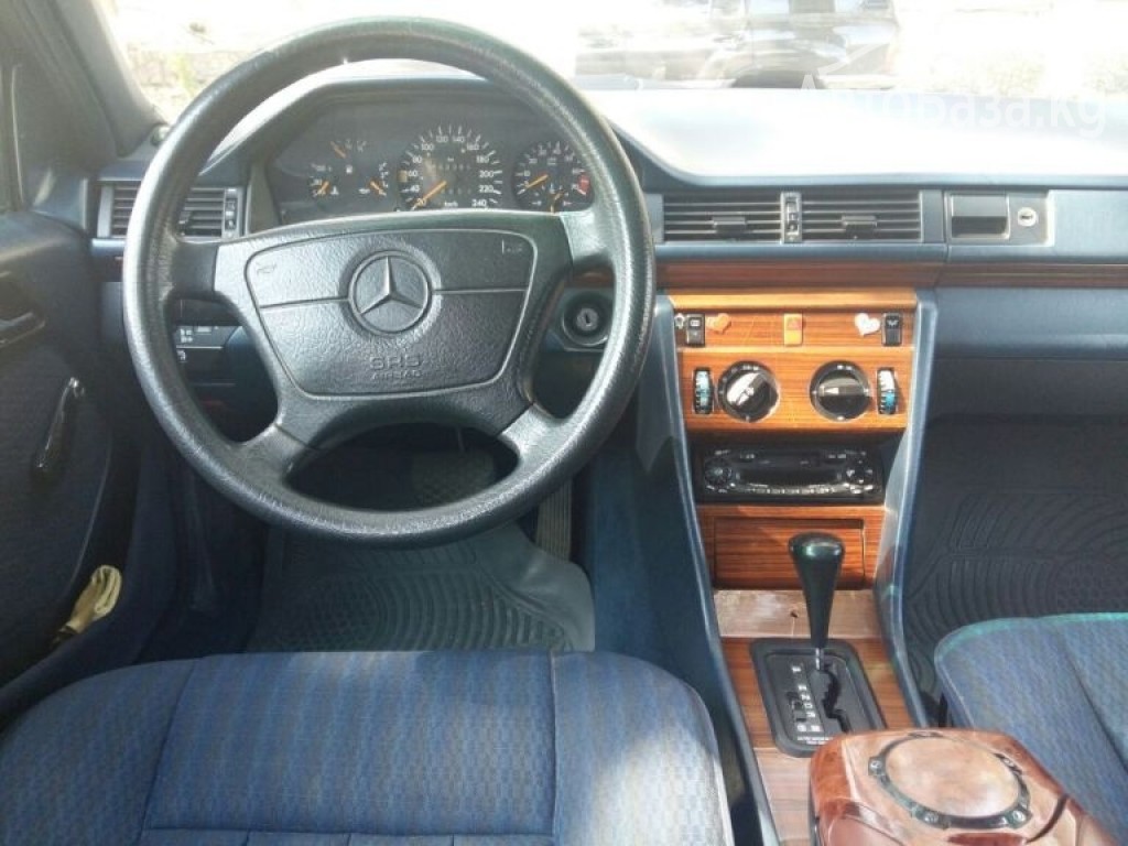 Mercedes-Benz S-Класс 1993 года за 180 000 сом