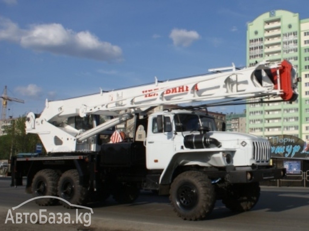 Автокран ЧМЗ КС-45721-21г/п 25 тонн длина стрелы 21, 7 м. 