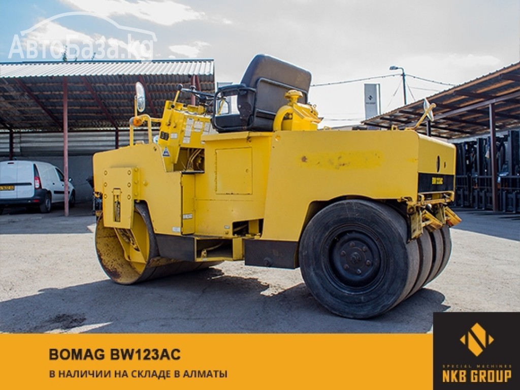 Каток Bomag BW123AC