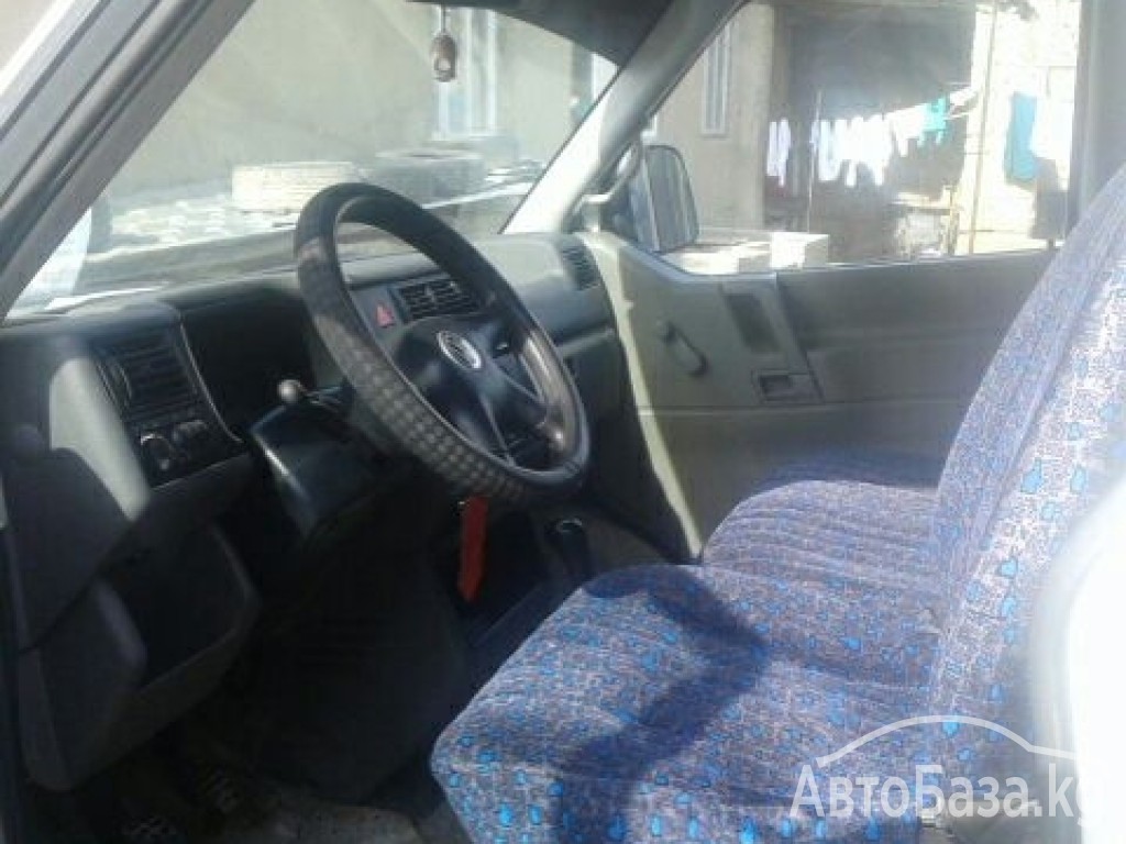 Volkswagen Transporter 2002 года за ~689 700 сом