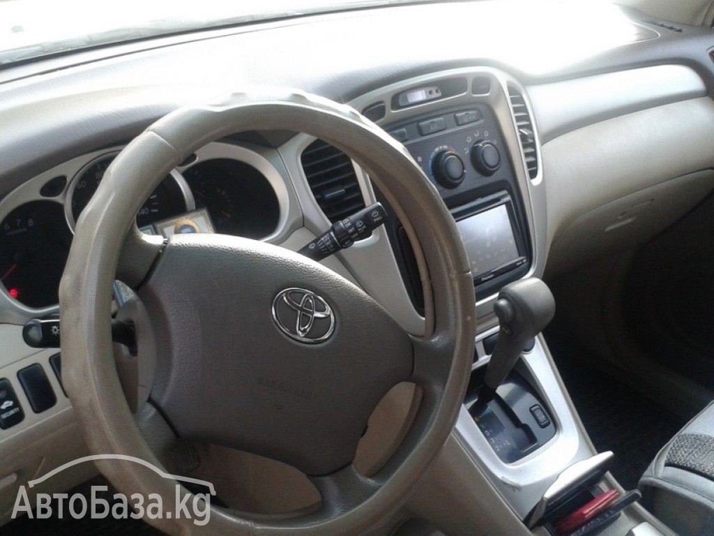 Toyota Highlander 2004 года за ~1 181 100 сом