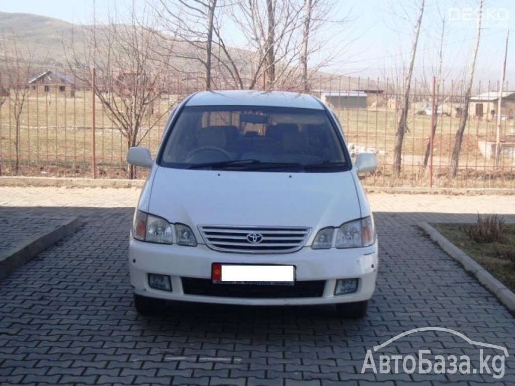 Toyota Isis 2000 года за ~344 900 сом