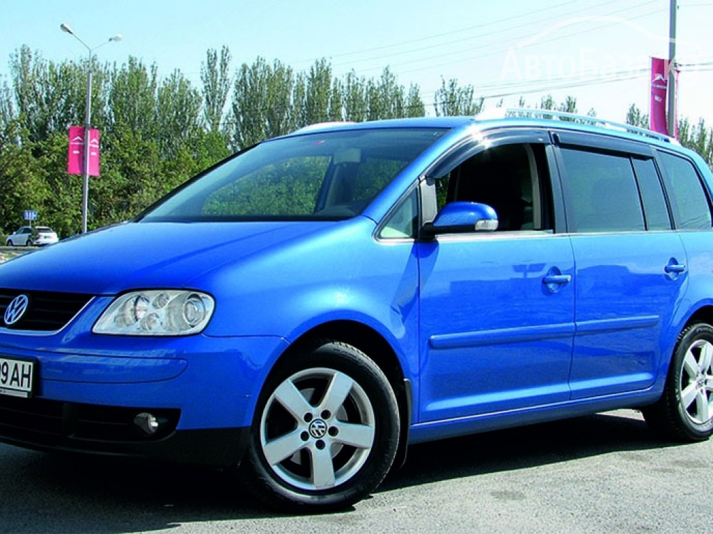 Volkswagen Touran 2005 года за 10 000$