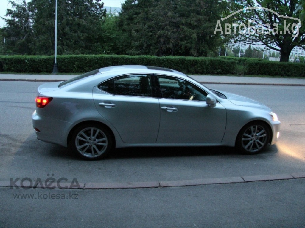 Lexus IS 2006 года за ~1 181 900 руб.