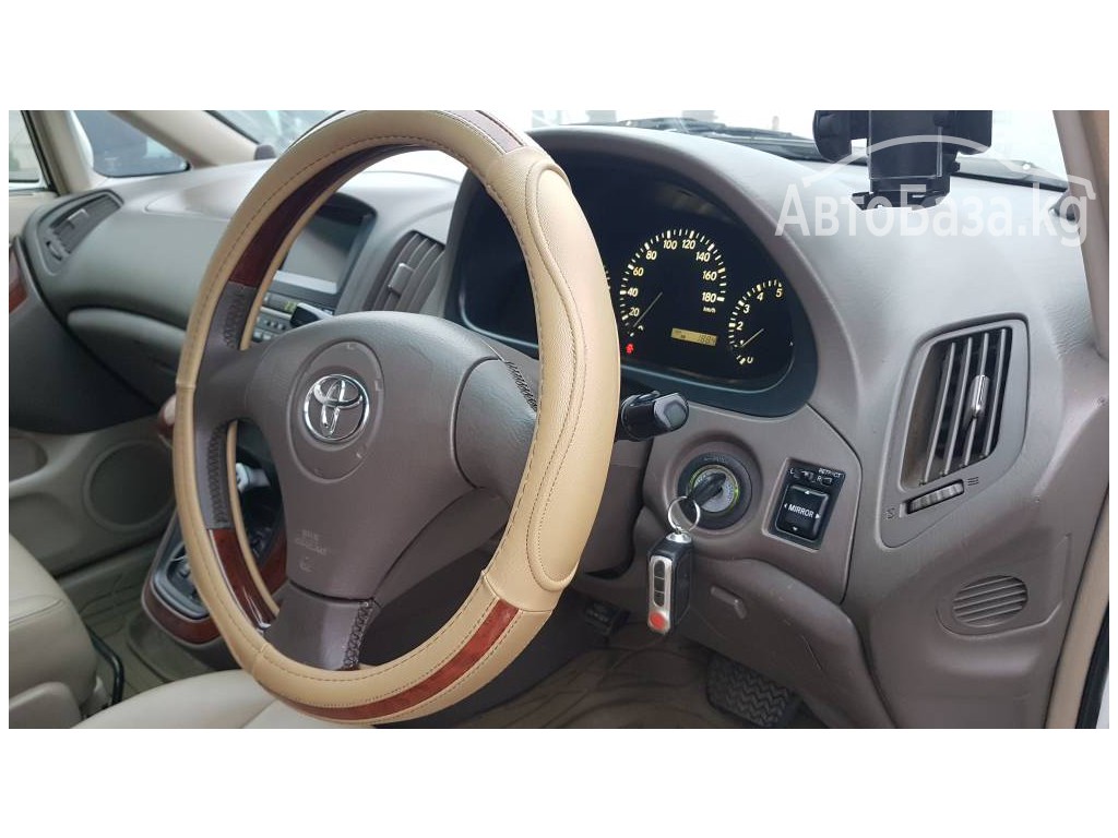 Toyota Harrier 2002 года за 7 500$