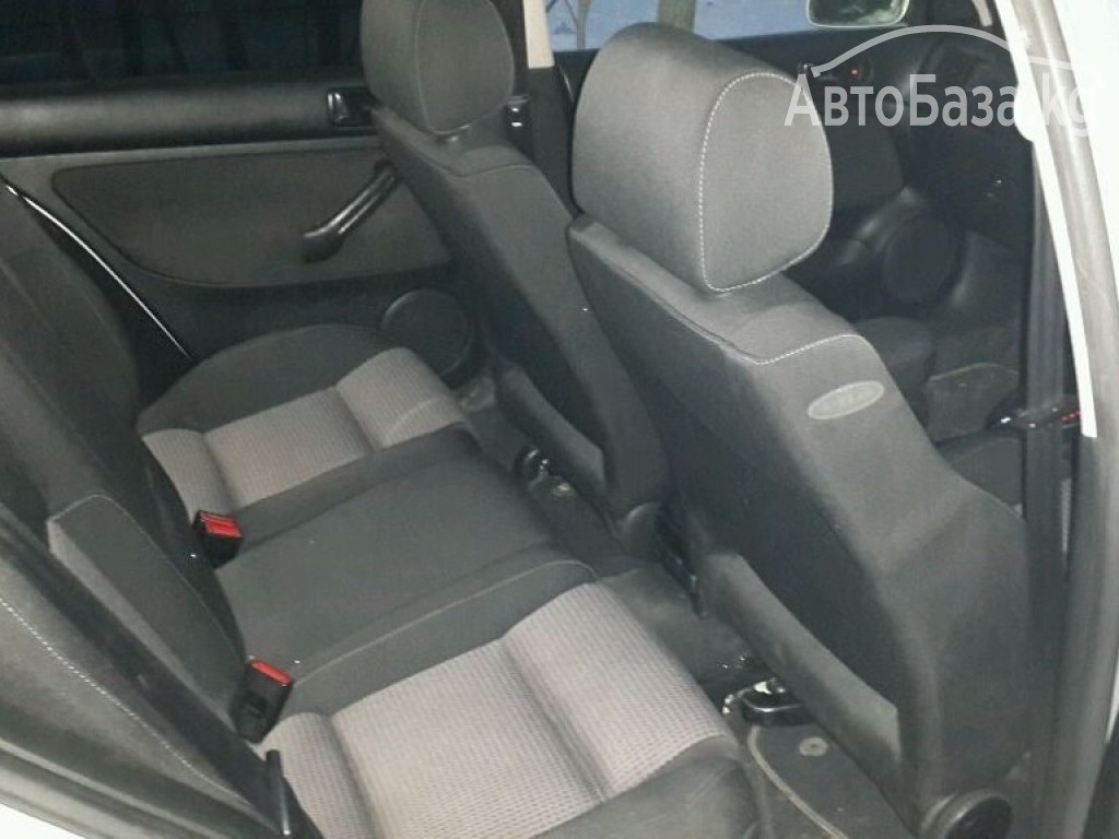 Volkswagen Golf 2003 года за ~272 800 руб.