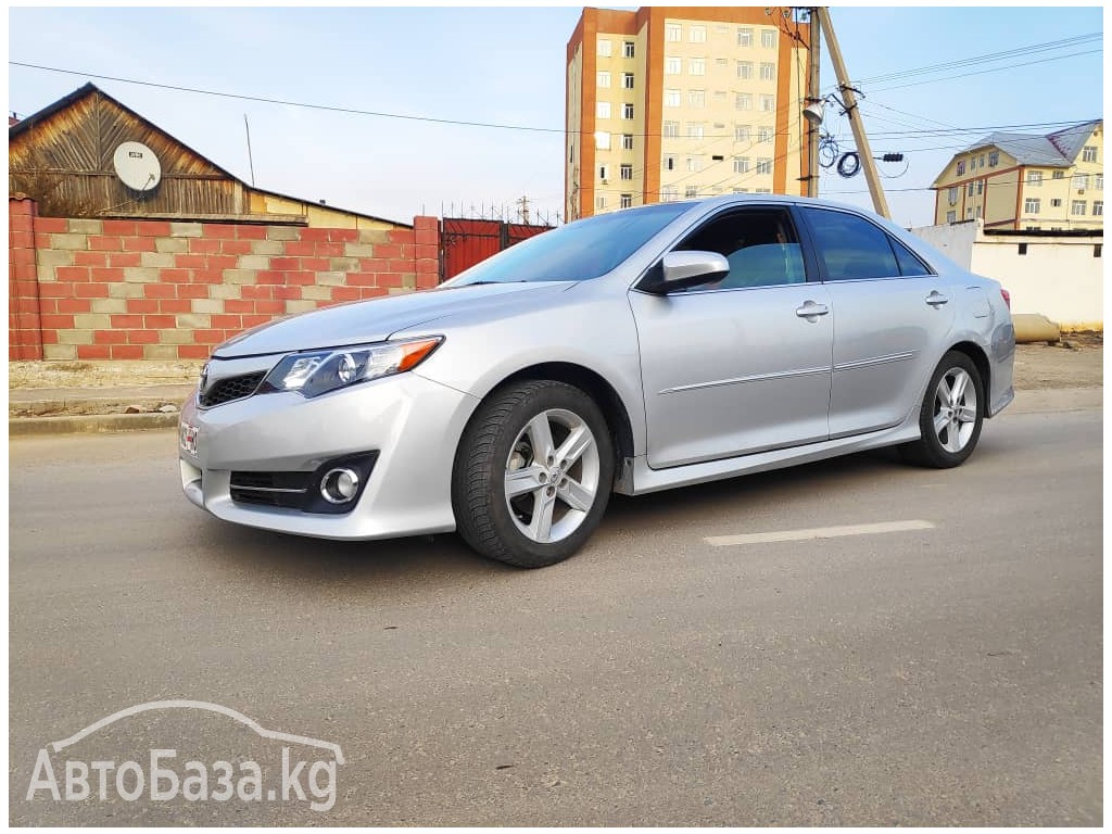 Toyota Camry 2012 года за ~948 300 сом