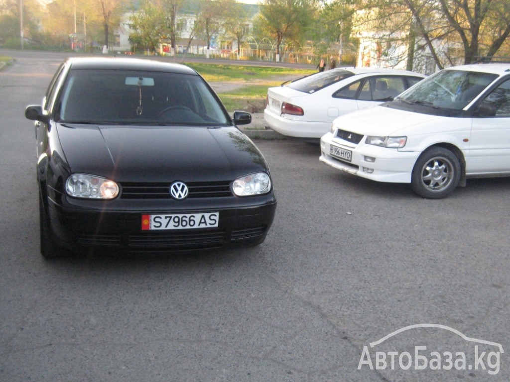 Volkswagen Golf 2003 года за 6 500$