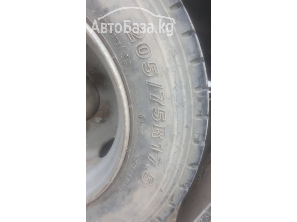 Фургон Mercedes-Benz 814 Гигант