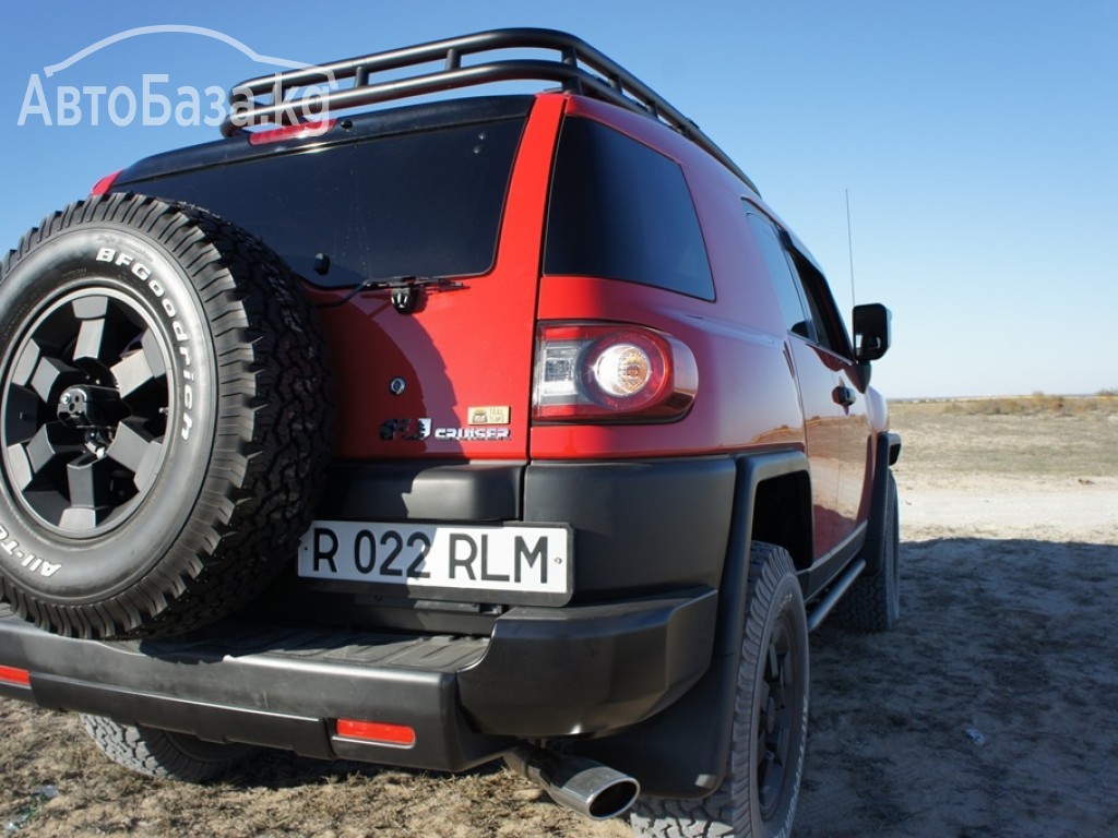 Toyota FJ Cruiser 2012 года за ~4 741 400 сом