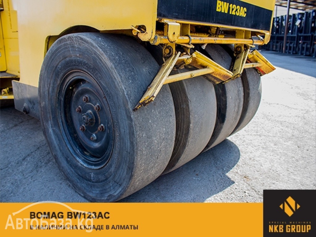 Каток Bomag BW123AC