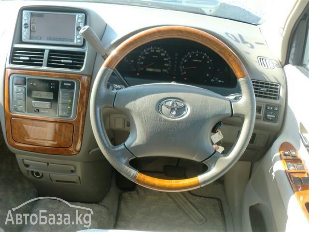 Toyota Isis 2004 года за ~474 200 сом